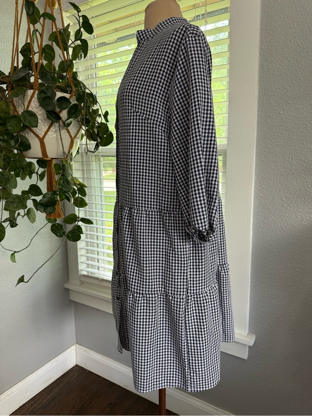 Blue & White Gingham Button-Front Tiered Dress Size Large - Picture 4 of 7